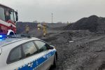 AKTUALIZACJA: Tragedia na hałdzie w Radlinie. Przewróciła się ciężarówka, nie żyje kierowca, KPP Wodzisław Śląski